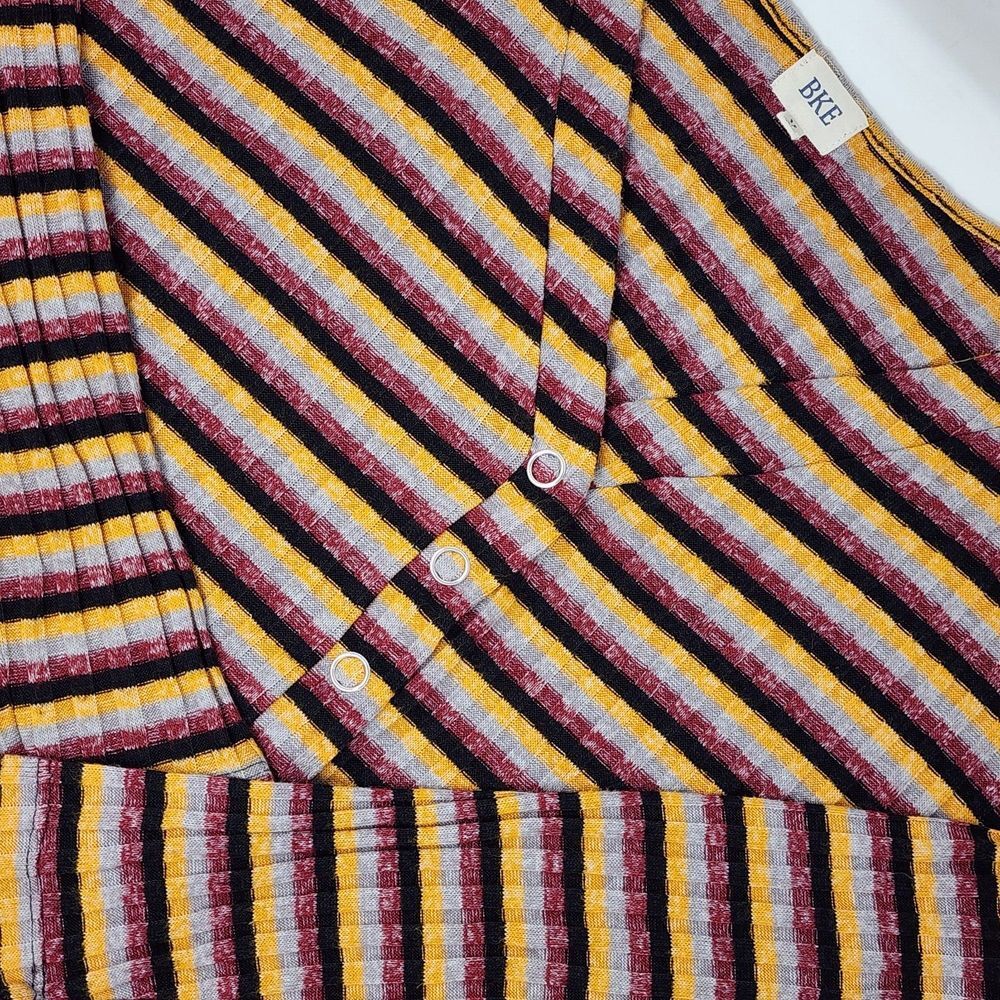 Buckle BKE Top Shirt Womens‎ M Multicolor L/S Snap Front Ribbed Relaxed Stretch